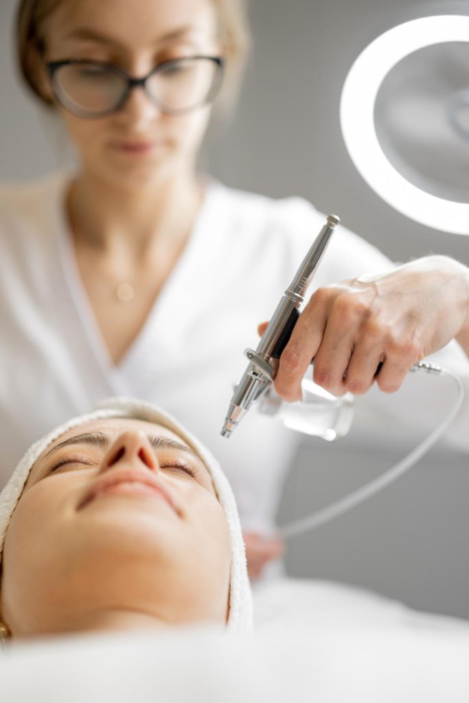 Skin care clinic near me in Sunrise FL offering facials, body contouring and advanced beauty treatments